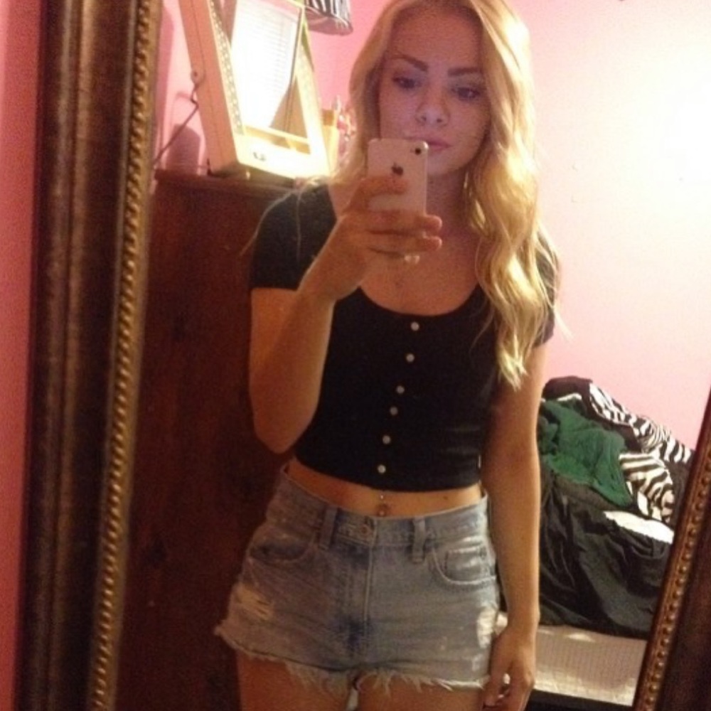 Hollister crop top size XS